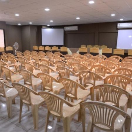 Hotel Palm View Residency Vadodara Eksteriør billede