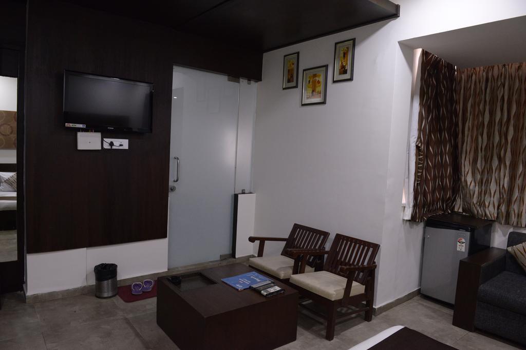 Hotel Palm View Residency Vadodara Eksteriør billede
