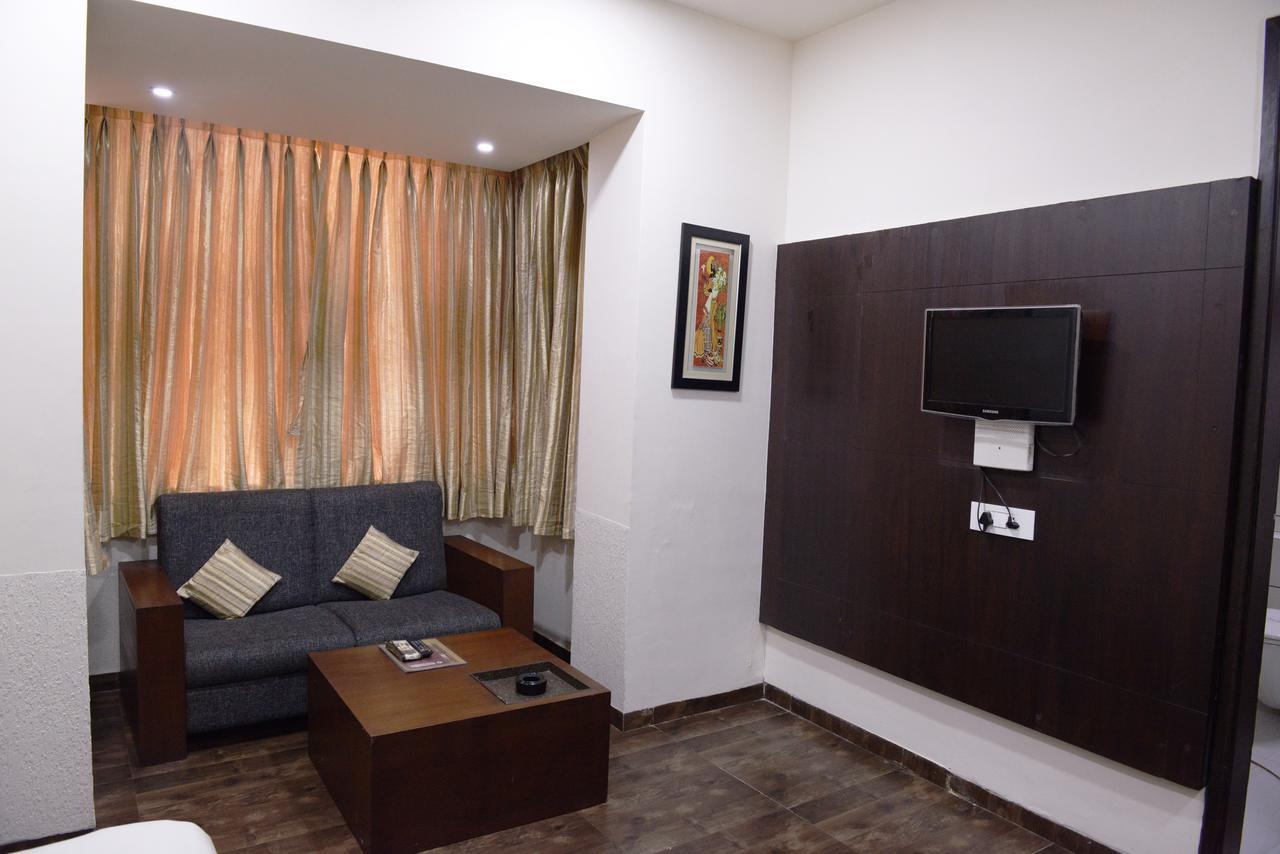 Hotel Palm View Residency Vadodara Eksteriør billede